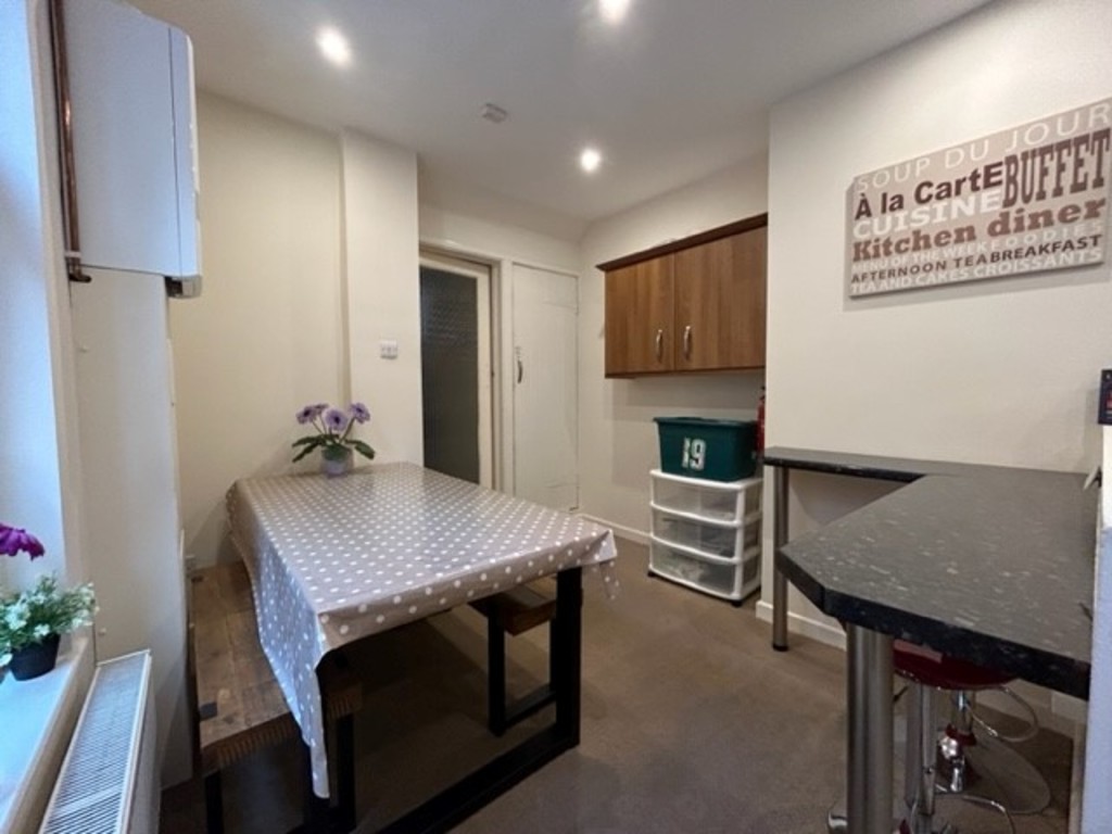 4 bed terraced house to rent in Monks Road, Exeter  - Property Image 3