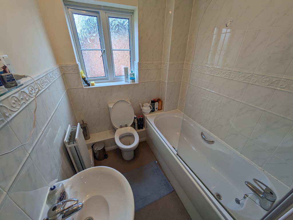 5 bed town house to rent in Fleming Way, Exeter 9