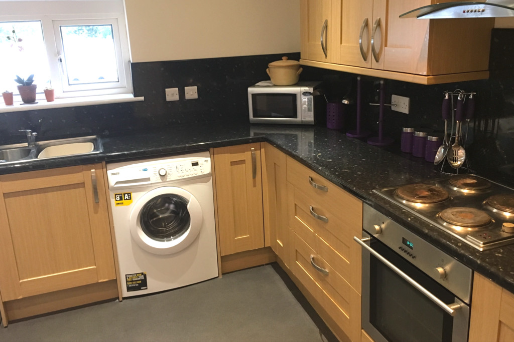 1 bed terraced house to rent in Monks Road, Exeter 2