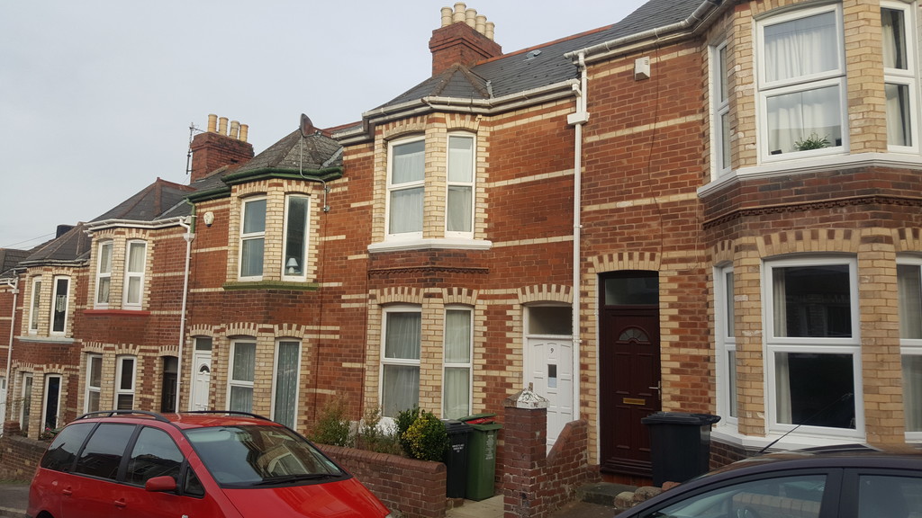 STUDENT PROPERTY 2024/2025
£130 per week per person inclusive of utility bills & wifi
Rent advertised is per personIndividual rooms available in this lovely 5 bedroom terraced house, Excellent Value for money.  Small kitchen, separate lounge. gas central heating and part double glazing.