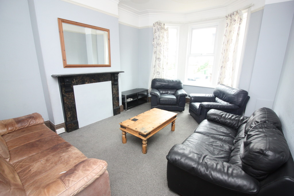 7 bed terraced house for sale in Old Tiverton Road  - Property Image 2