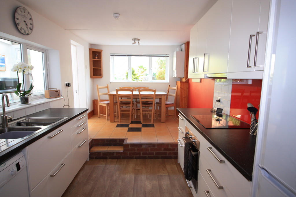 6 bed terraced house to rent in Oxford Road, Exeter 2