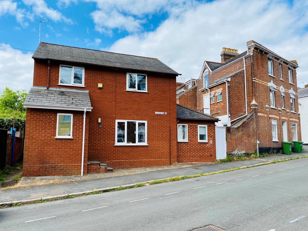 5 bed detached house to rent in Culverland Road, Exeter