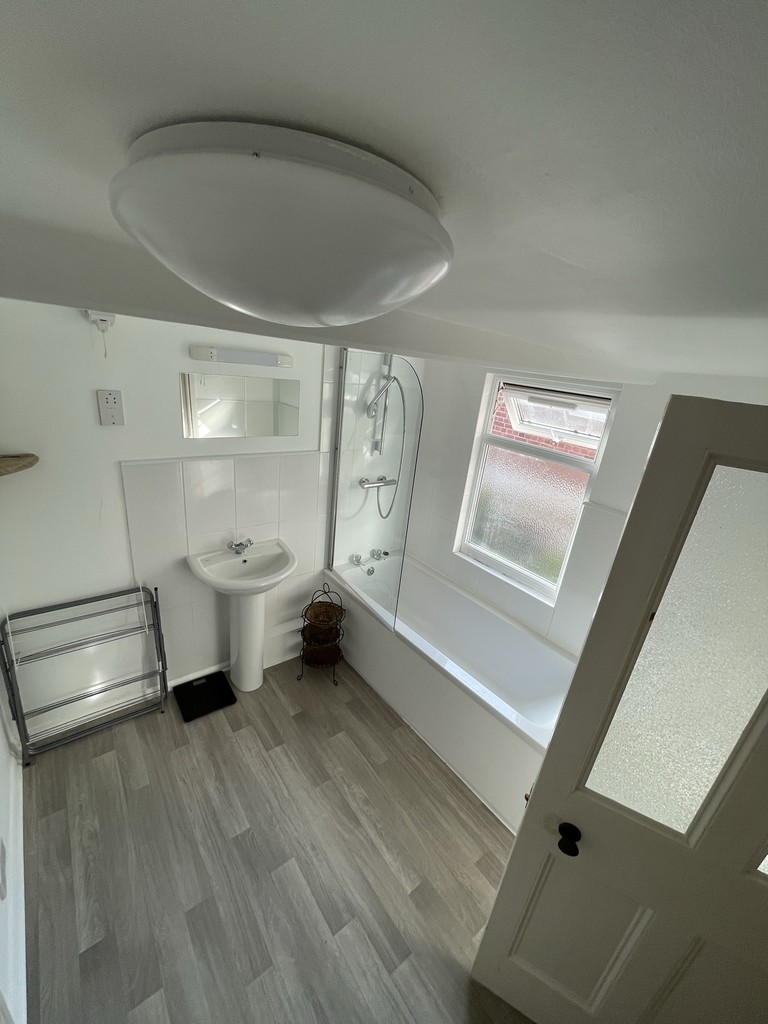 5 bed terraced house to rent in Alexandra Terrace, Exeter  - Property Image 13