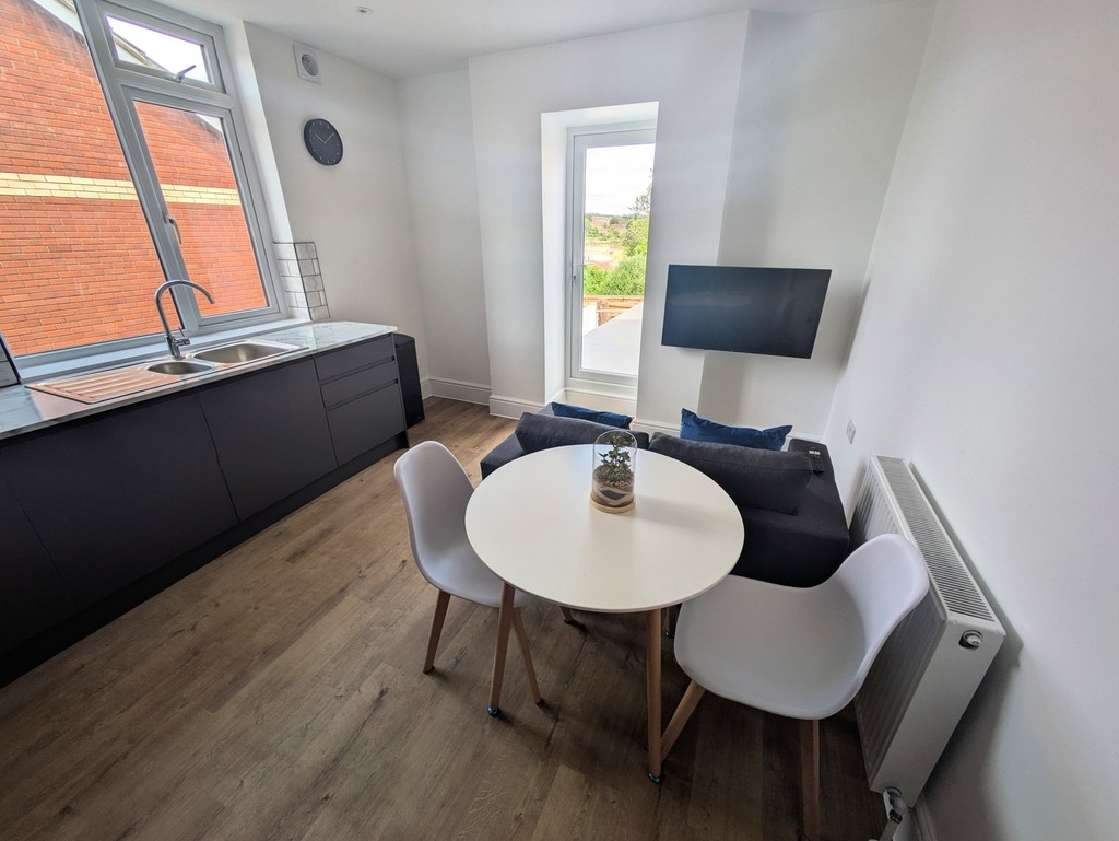 2 bed ground floor flat to rent in Mount Pleasant Road, Exeter  - Property Image 4