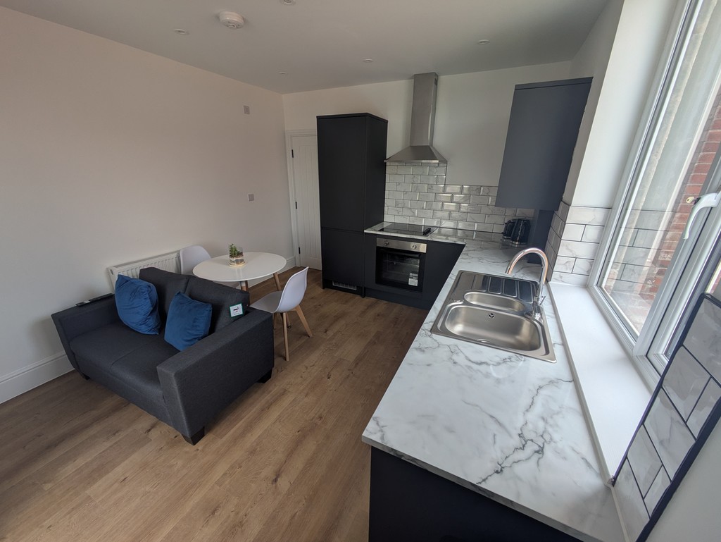 2 bed ground floor flat to rent in Mount Pleasant Road, Exeter  - Property Image 3