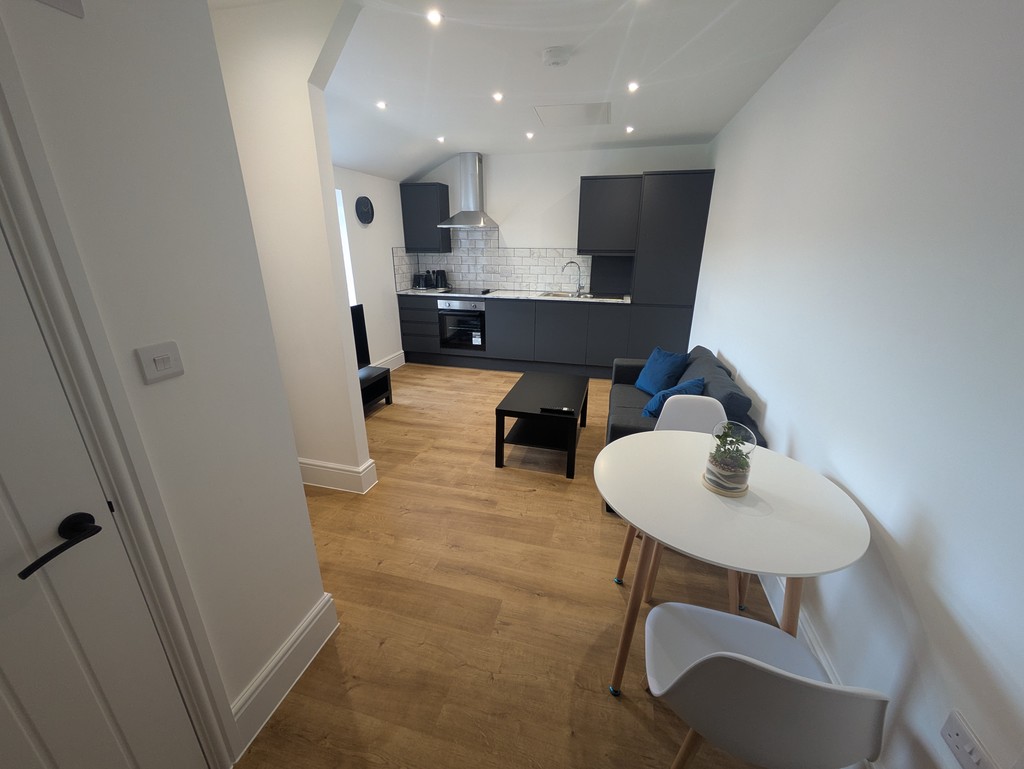 2 bed apartment to rent in Mount Pleasant Road, Exeter 2