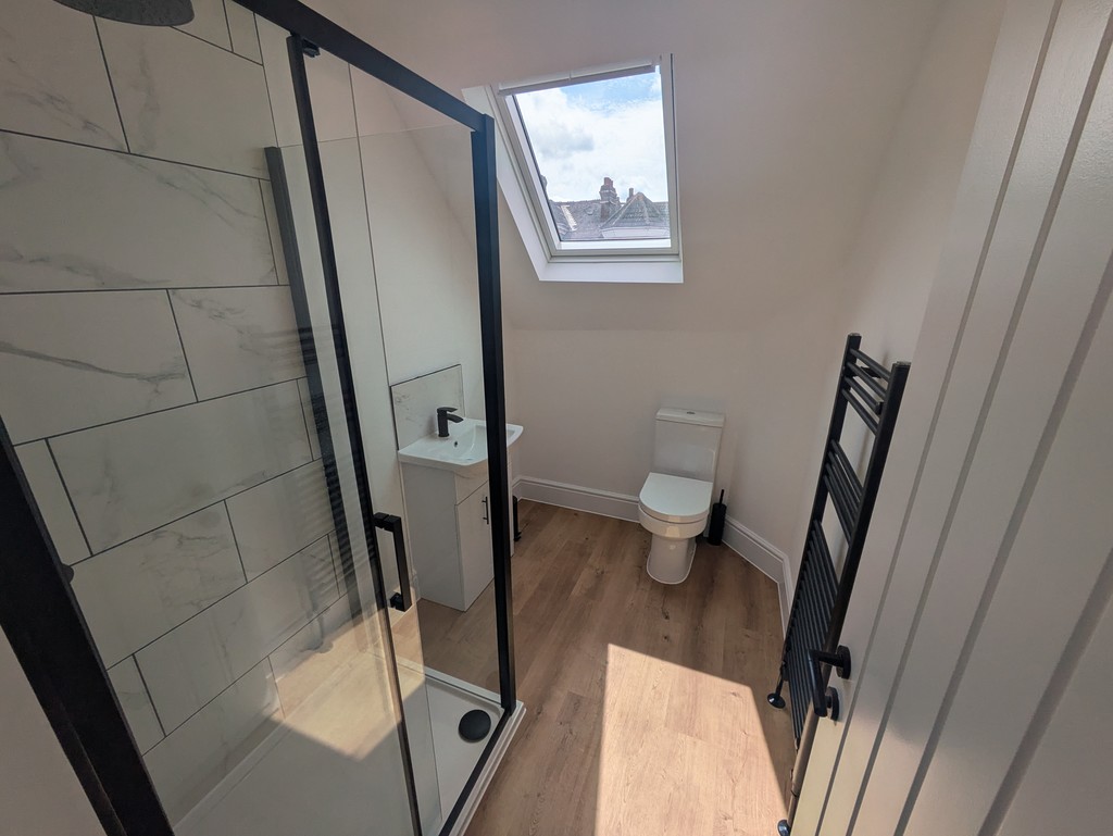 2 bed apartment to rent in Mount Pleasant Road, Exeter 3