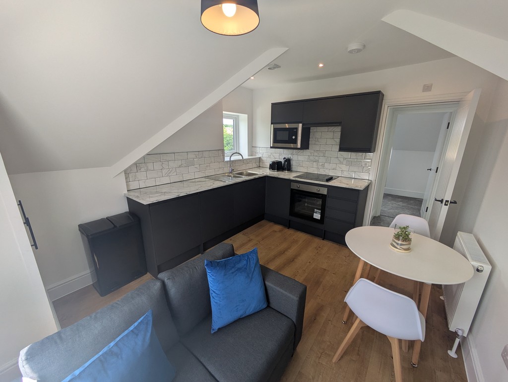 2 bed apartment to rent in Mount Pleasant Road, Exeter 2