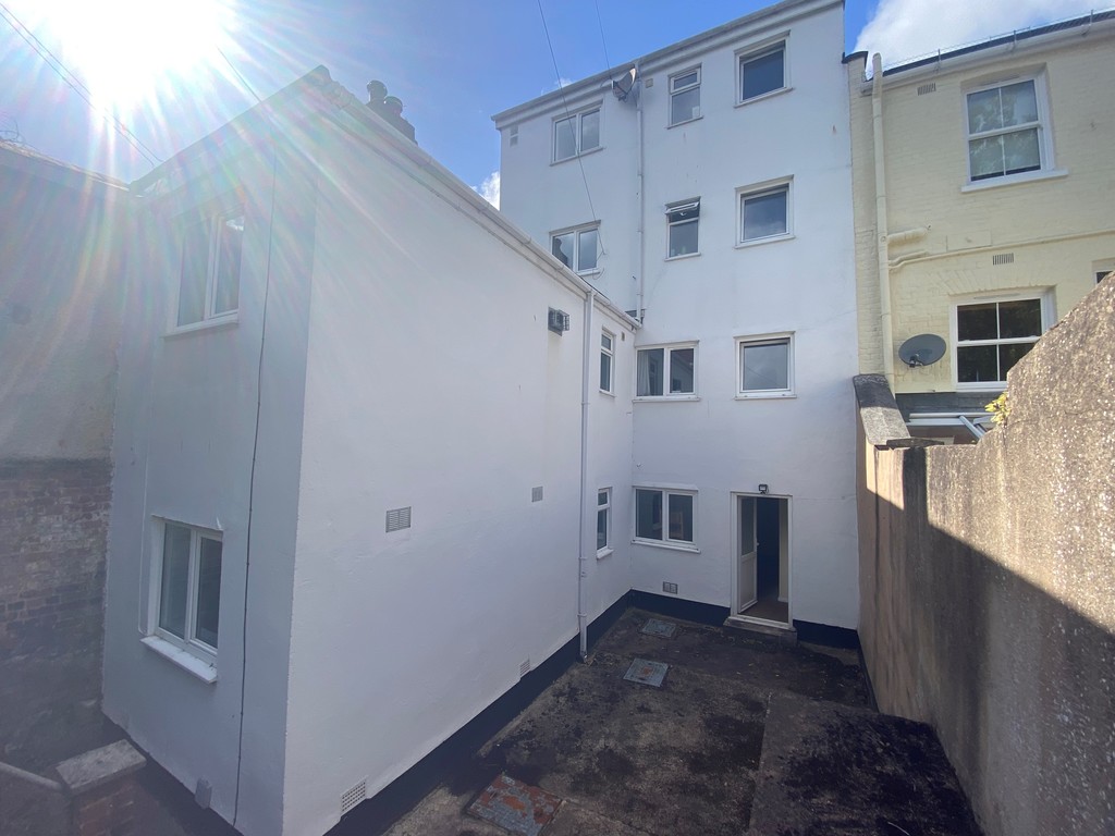 2 bed apartment to rent in Longbrook Street, Exeter 11