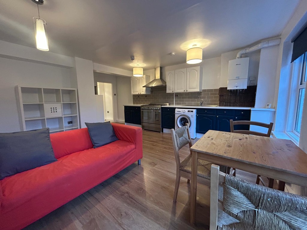 2 bed apartment to rent in Longbrook Street, Exeter