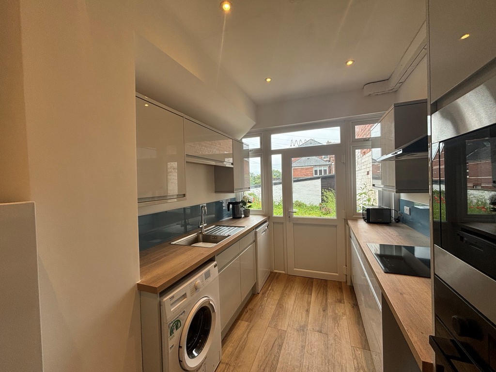5 bed end of terrace house to rent in Monks Road, Exeter  - Property Image 3