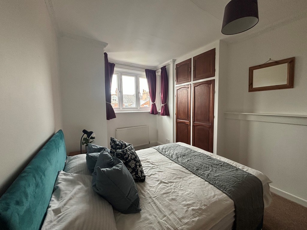 5 bed end of terrace house to rent in Monks Road, Exeter 7