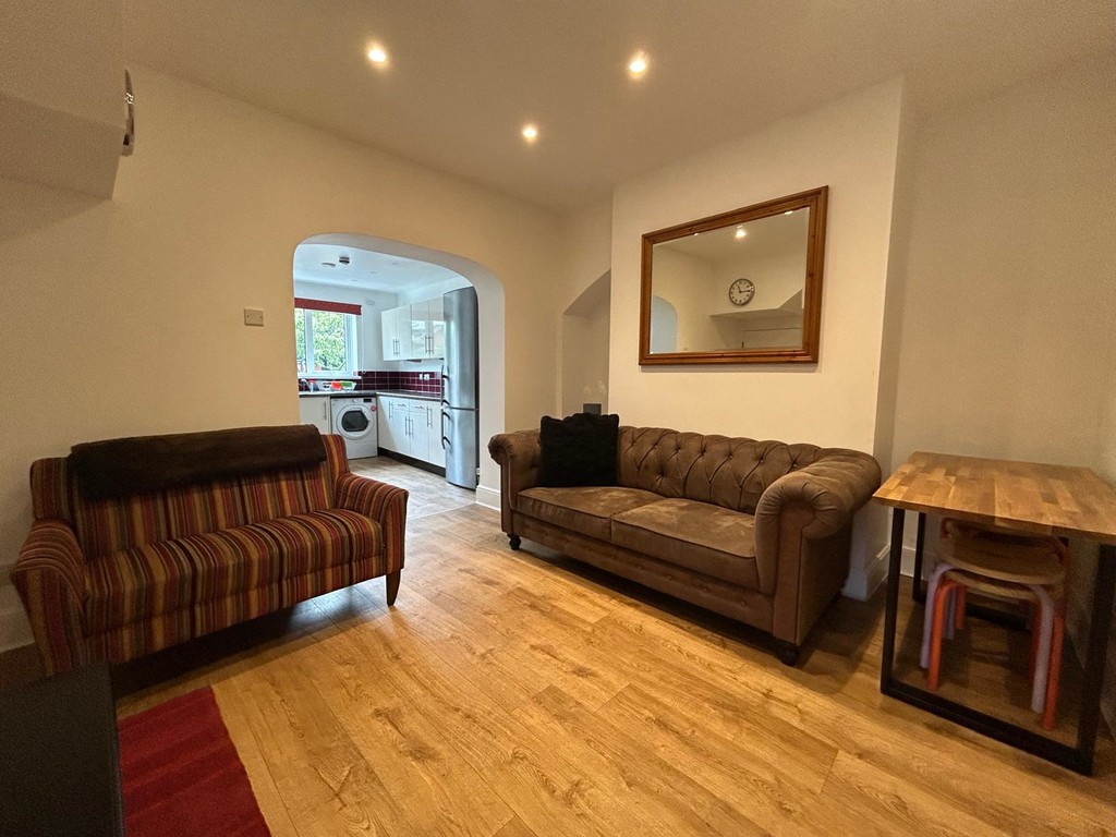 5 bed end of terrace house to rent in Culverland Road, St James, EX4