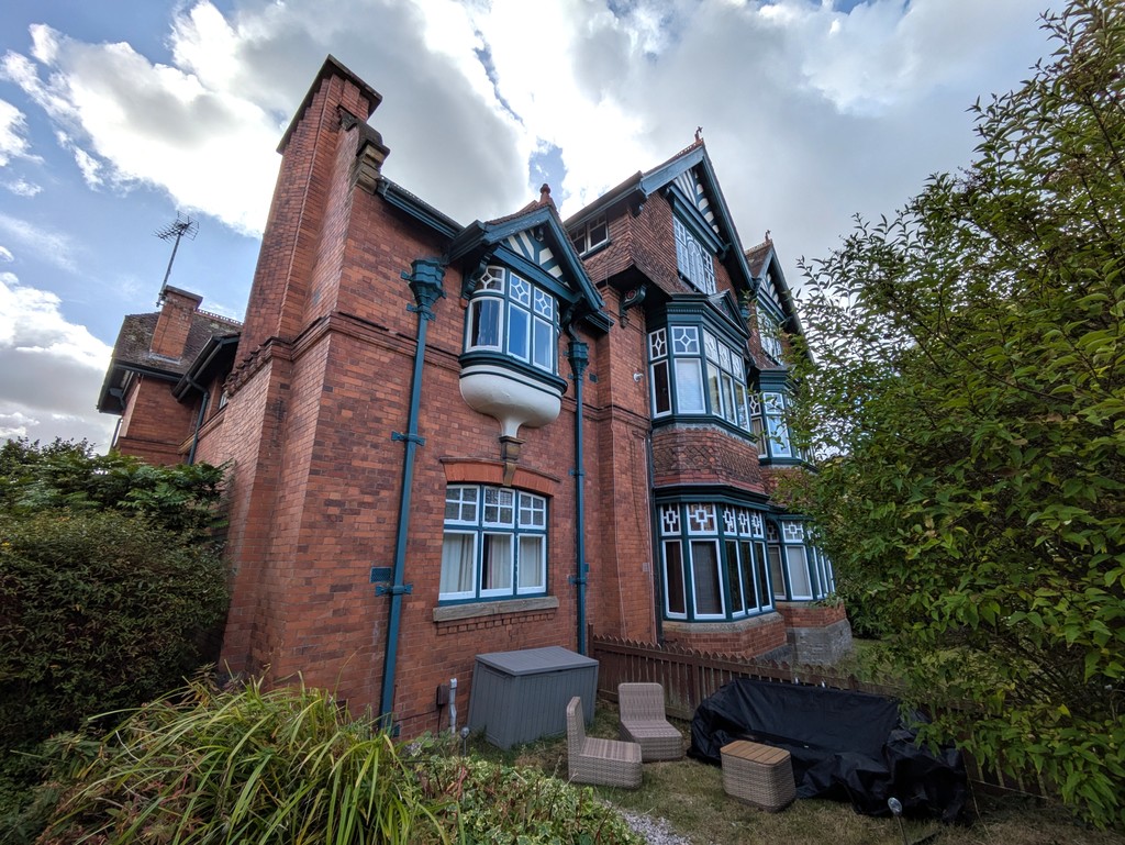 5 bed semi-detached house to rent in Pennsylvania Road, Exeter, EX4