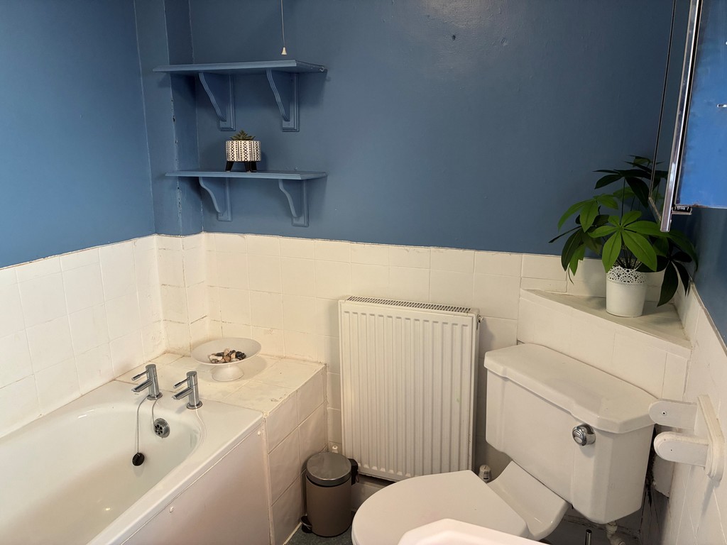 3 bed terraced house for sale in East John Walk, Newtown  - Property Image 4