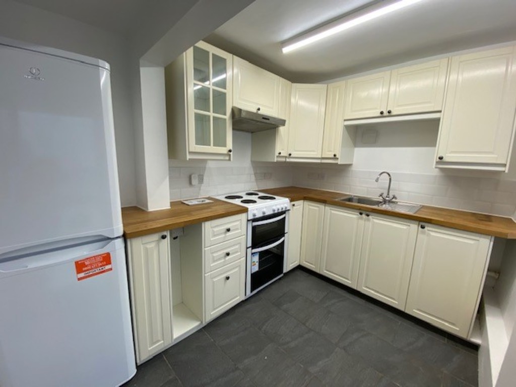 4 bed terraced house for sale in Old Park Road, Exeter 1