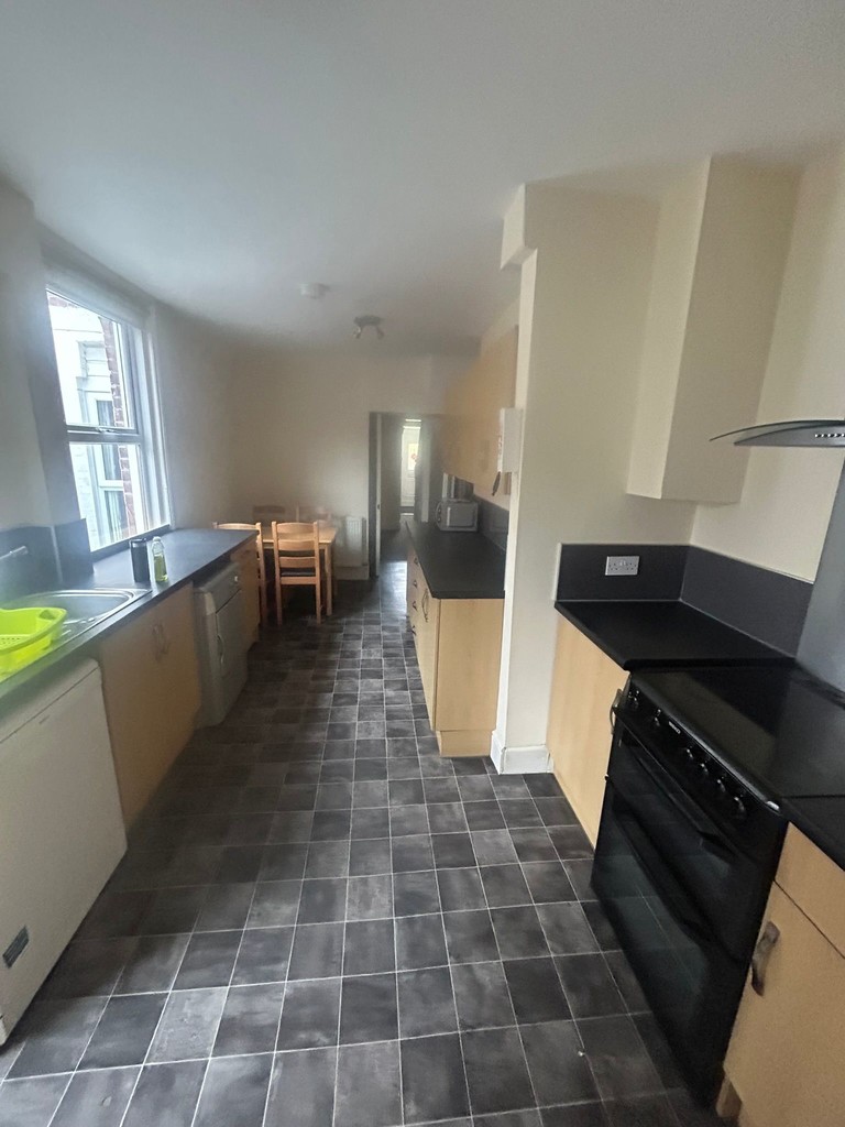 4 bed terraced house for sale in Pinhoe Road, Exeter 1