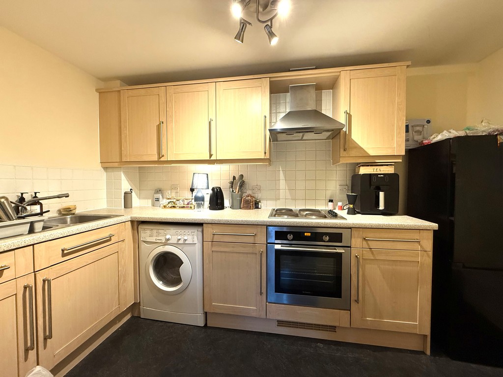 2 bed apartment to rent in Constantine House, New North Road  - Property Image 3