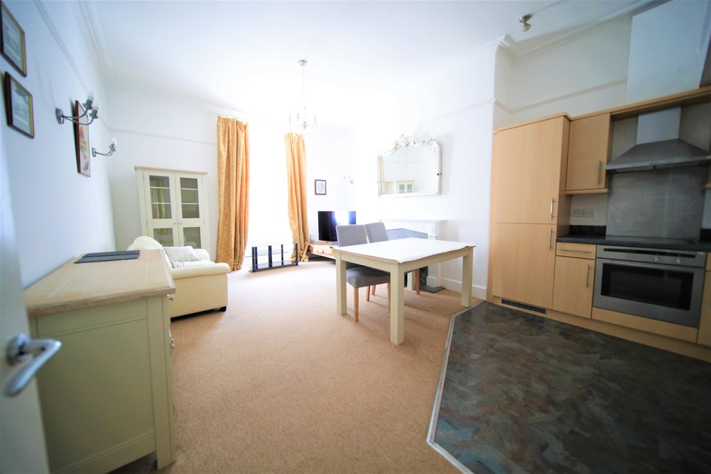 2 bed apartment to rent in Northernhay Place, Exeter, EX4 1