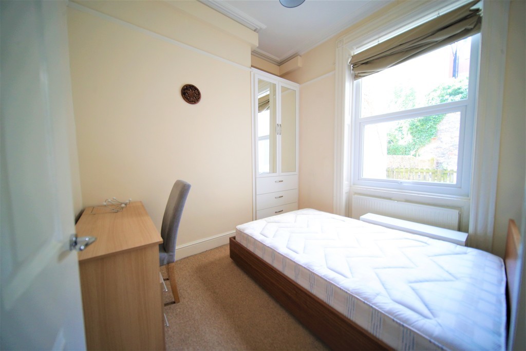 2 bed apartment to rent in Northernhay Place, Devon  - Property Image 4