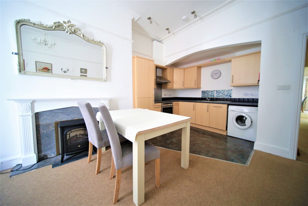 2 bed apartment to rent in Northernhay Place, Exeter, EX4 4