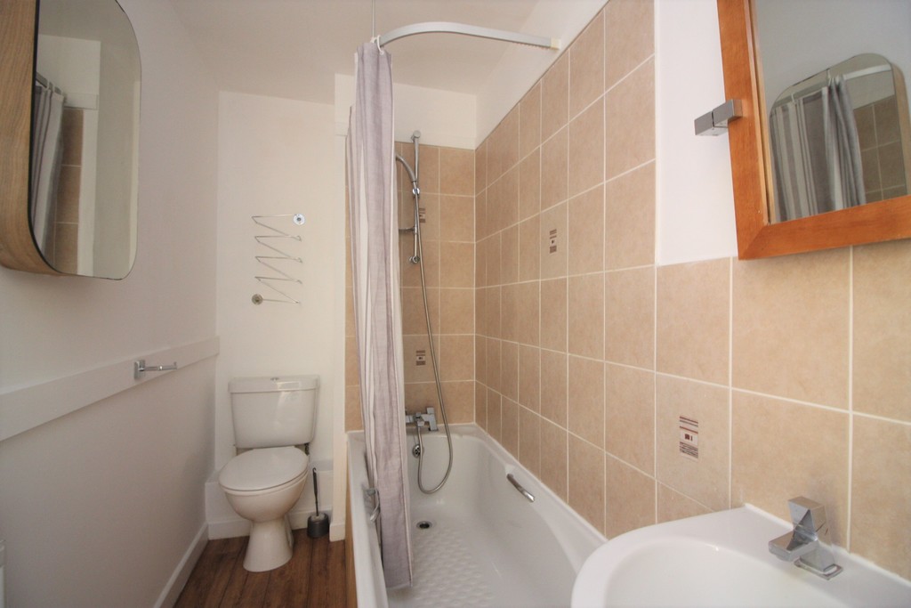 3 bed semi-detached house to rent in Grasslands Drive, Exeter  - Property Image 3