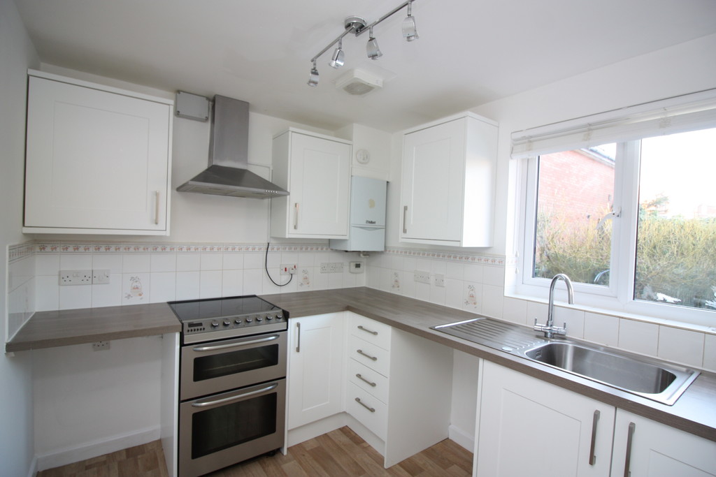 3 bed semi-detached house to rent in Grasslands Drive, Exeter  - Property Image 2
