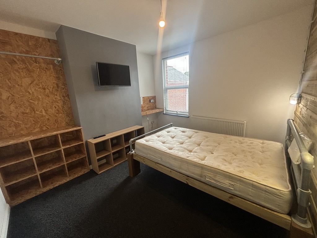 5 bed house share to rent in Alphington Road, Exeter  - Property Image 3
