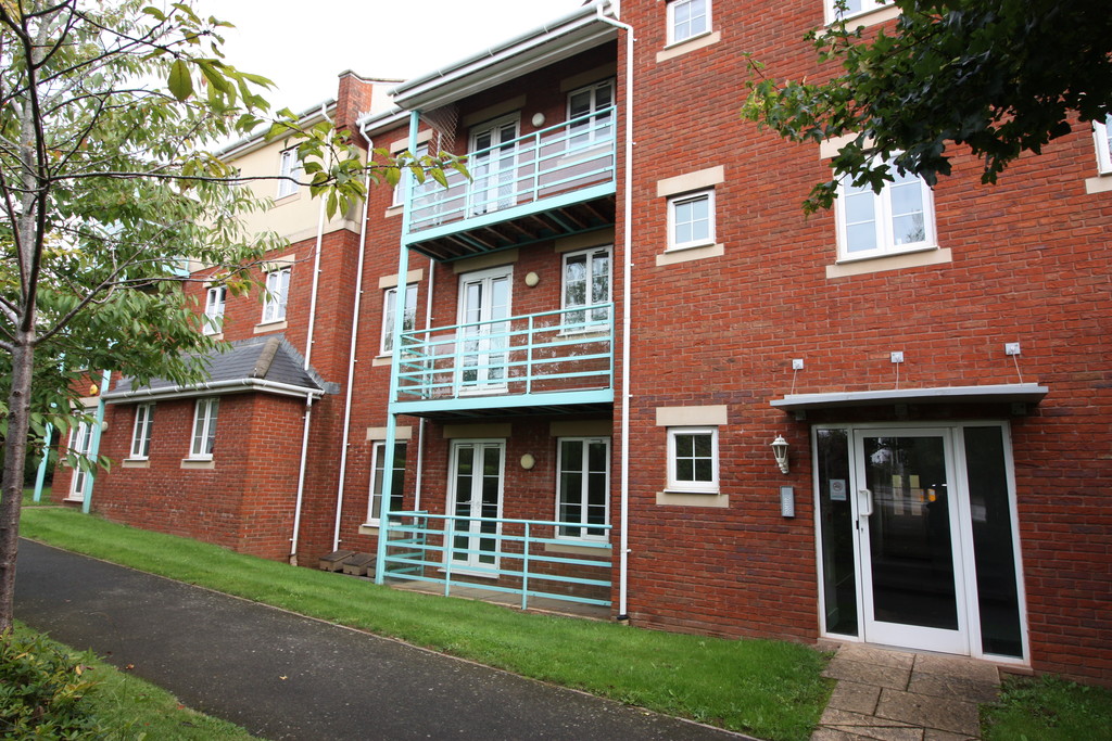 SORRY VIEWINGS SUSPENDED AS WE HAVE BEEN INUNDATED WITH ENQUIRIES Top floor flat situated in Clyst Heath area. Hallway with storage cupboards, Lounge with balcony, Kitchen with oven/gas hob, fridge freezer & washing machine, one double bedroom with built in wardrobes/chest of drawers, one single bedroom with a Juliette balcony & a shower room. Allocated parking.
