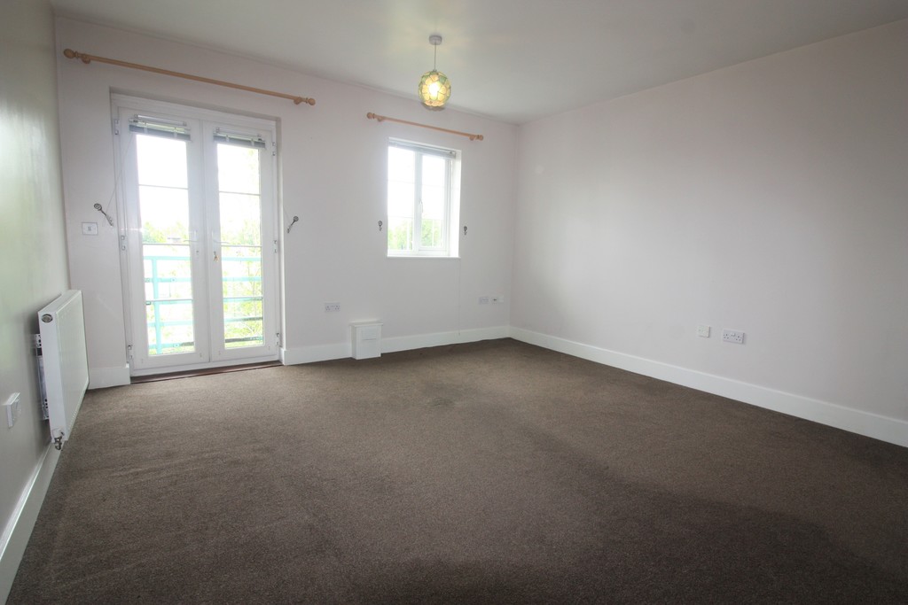 2 bed flat to rent in Russell Walk, Exeter  - Property Image 4