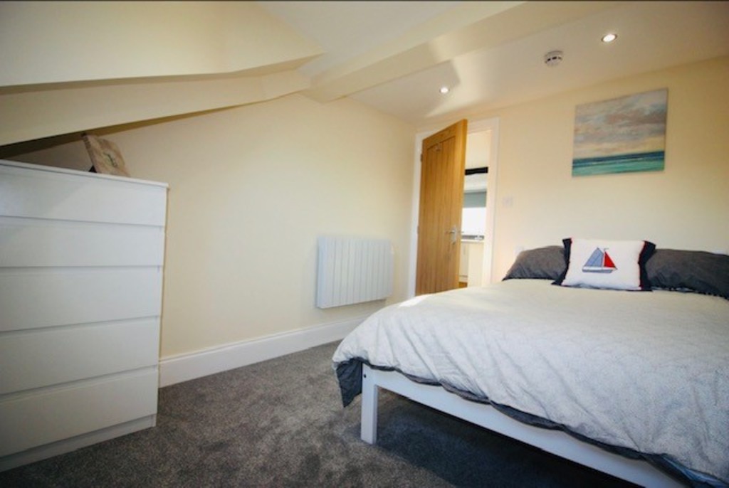 2 bed apartment to rent in Northumberland Place, Teignmouth  - Property Image 6