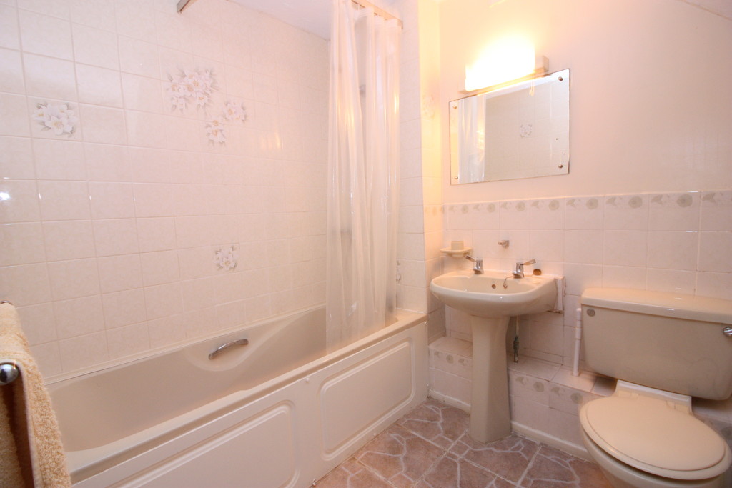 2 bed chalet to rent in Longmeadow, Exeter  - Property Image 8
