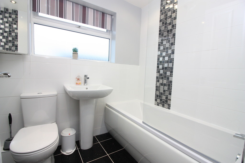 2 bed semi-detached house to rent in Harrington Gardens, Pinhoe, Exeter 11