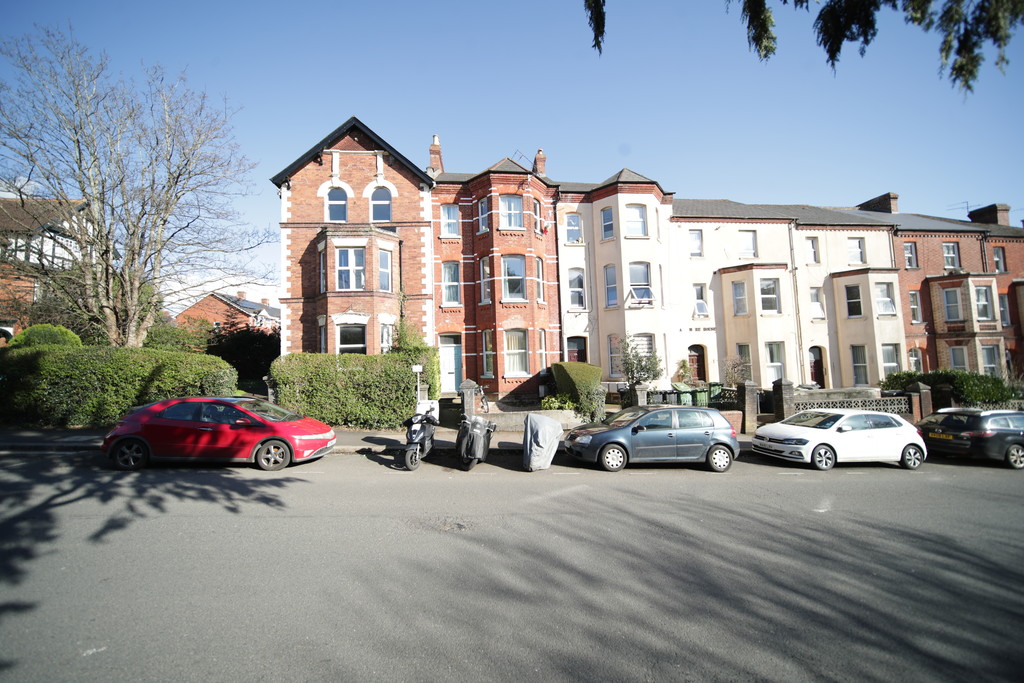 Centrally located within the Cathedral City of Exeter and close proximity of the UNIVERSITY of Exeter's STREATHAM Campus. Currently set up as FIVE STUDIO'S & THREE ONE BEDROOM APARTMENTS this INVESTMENT property has various DEVELOPMENT OPPORTUNITIES with a view to optimising the current accommodation with POTENTIAL to create a 10 BEDROOM STUDENT HOME S.T.P. This property comes with the lucrative HMO Licence within the article 4 directive.