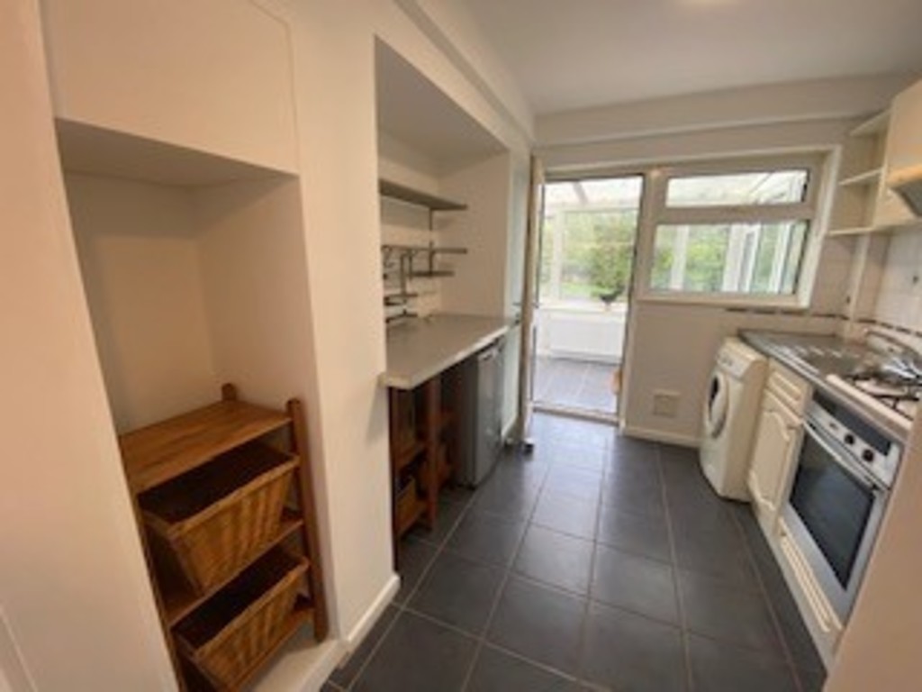 2 bed apartment to rent in Mincinglake Road  - Property Image 7