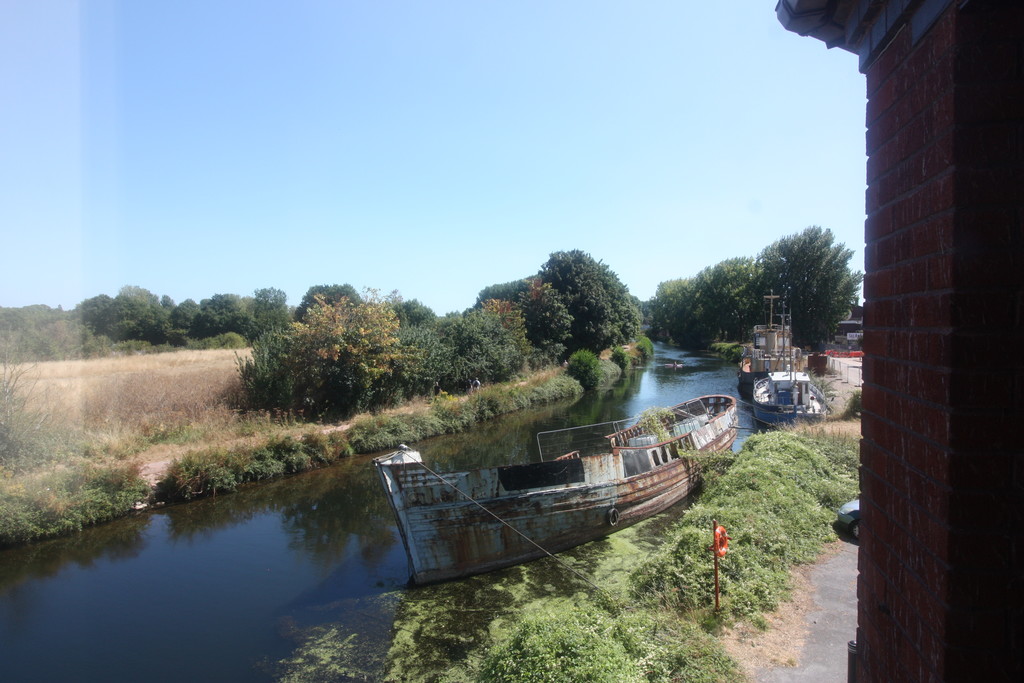 2 bed apartment to rent in River Meadows, Water Lane  - Property Image 5