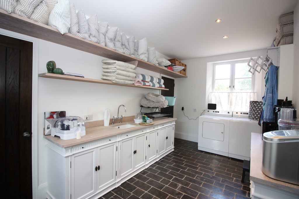 5 bed semi-detached house to rent in Pytte House, Clyst St George, EX3 8