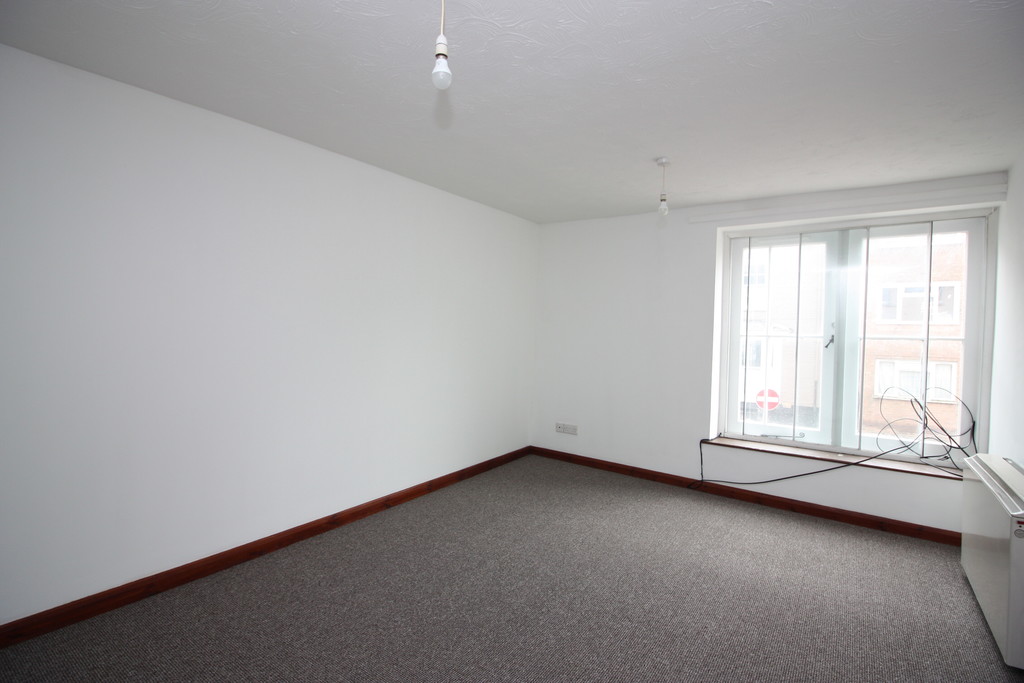 2 bed apartment to rent in High Street, Crediton  - Property Image 3