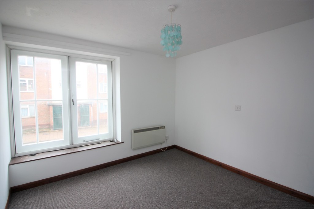 2 bed apartment to rent in High Street, Crediton  - Property Image 5