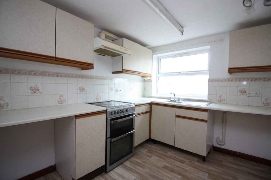 2 bed apartment to rent in High Street, Crediton  - Property Image 2