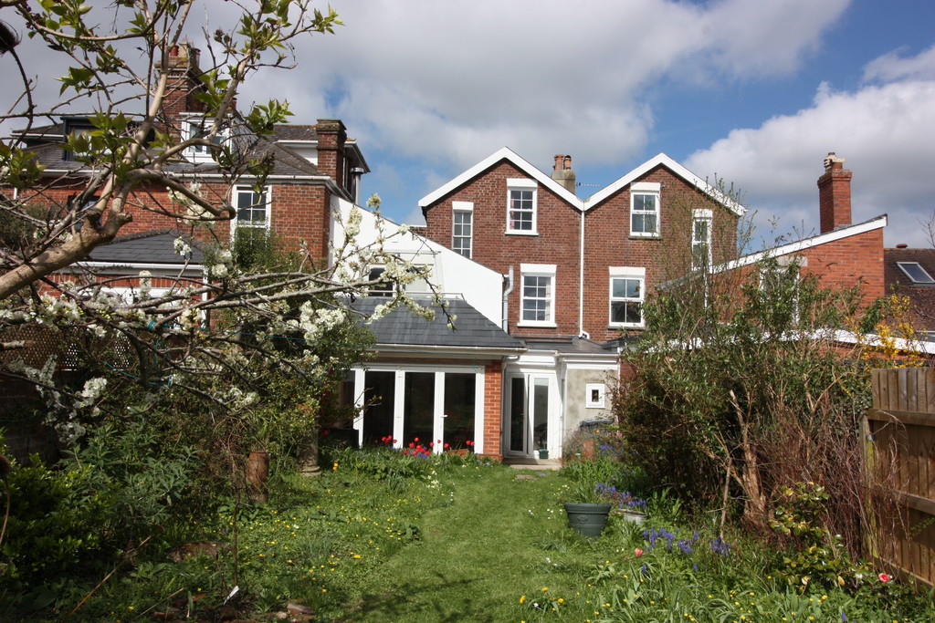 4 bed semi-detached house to rent in South Avenue, Exeter, EX1 - Property Image 1