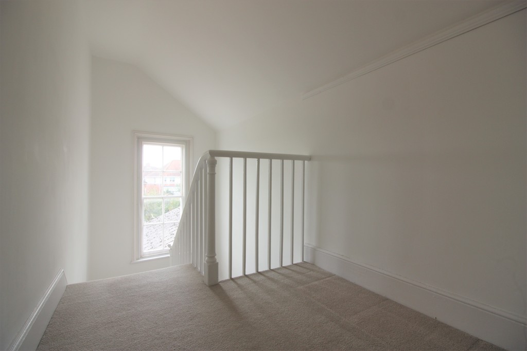 4 bed semi-detached house to rent in South Avenue, Exeter, EX1 15