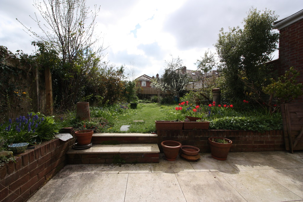 4 bed semi-detached house to rent in South Avenue, Exeter, EX1 1