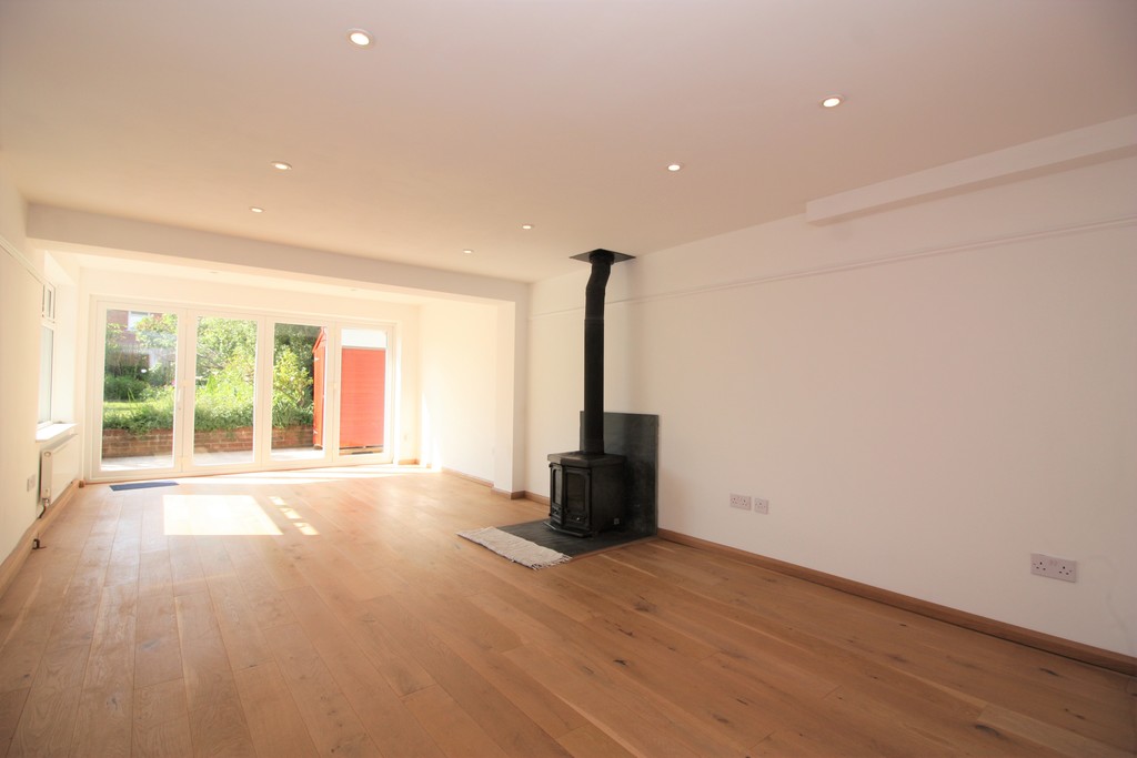 4 bed semi-detached house to rent in South Avenue, Exeter, EX1 3