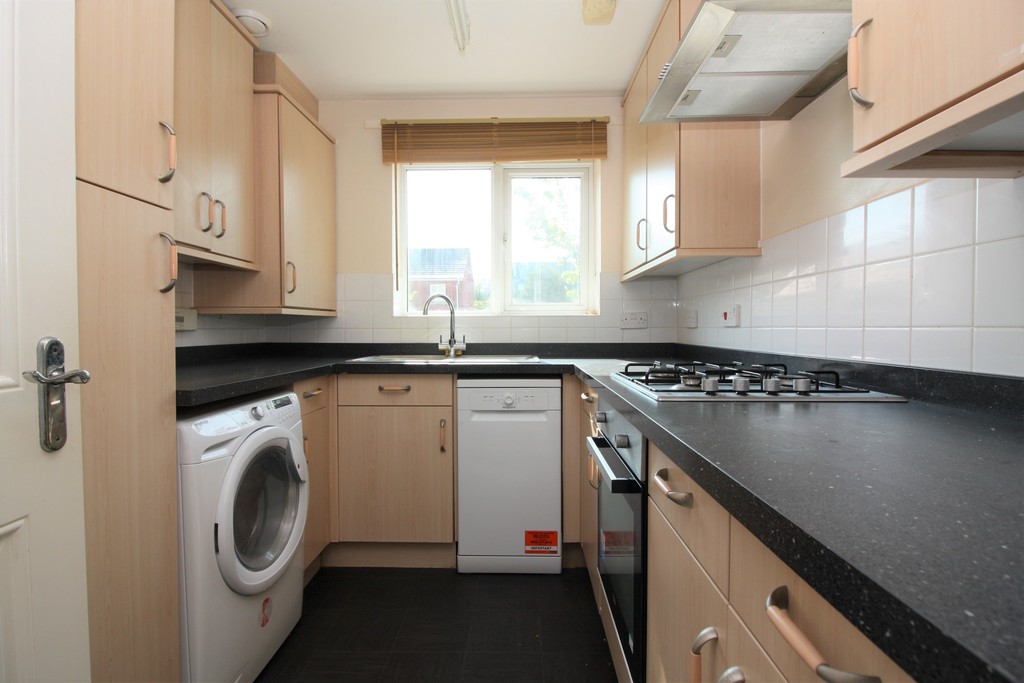 2 bed apartment to rent in Heraldry Walk  - Property Image 8