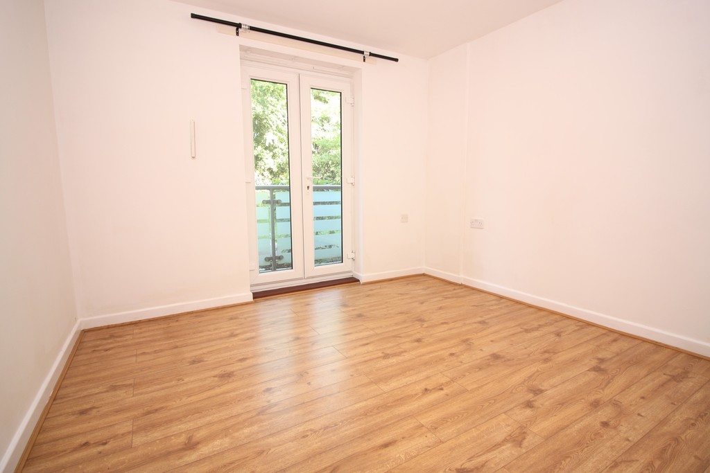 2 bed apartment to rent in Heraldry Walk  - Property Image 6