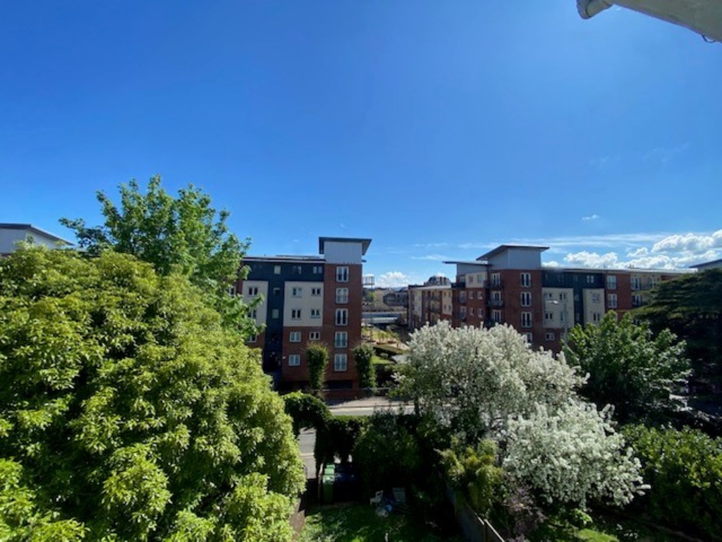 3 bed apartment to rent in New North Road, Exeter  - Property Image 8