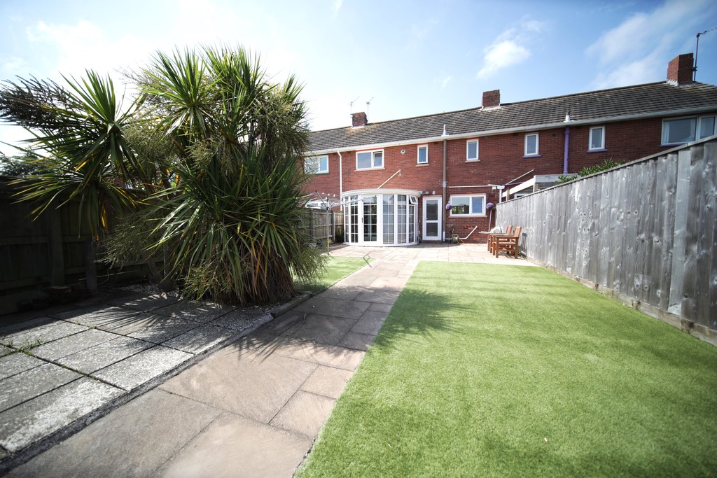 3 bed terraced house for sale in Thornpark Rise, Exeter - Property Image 1