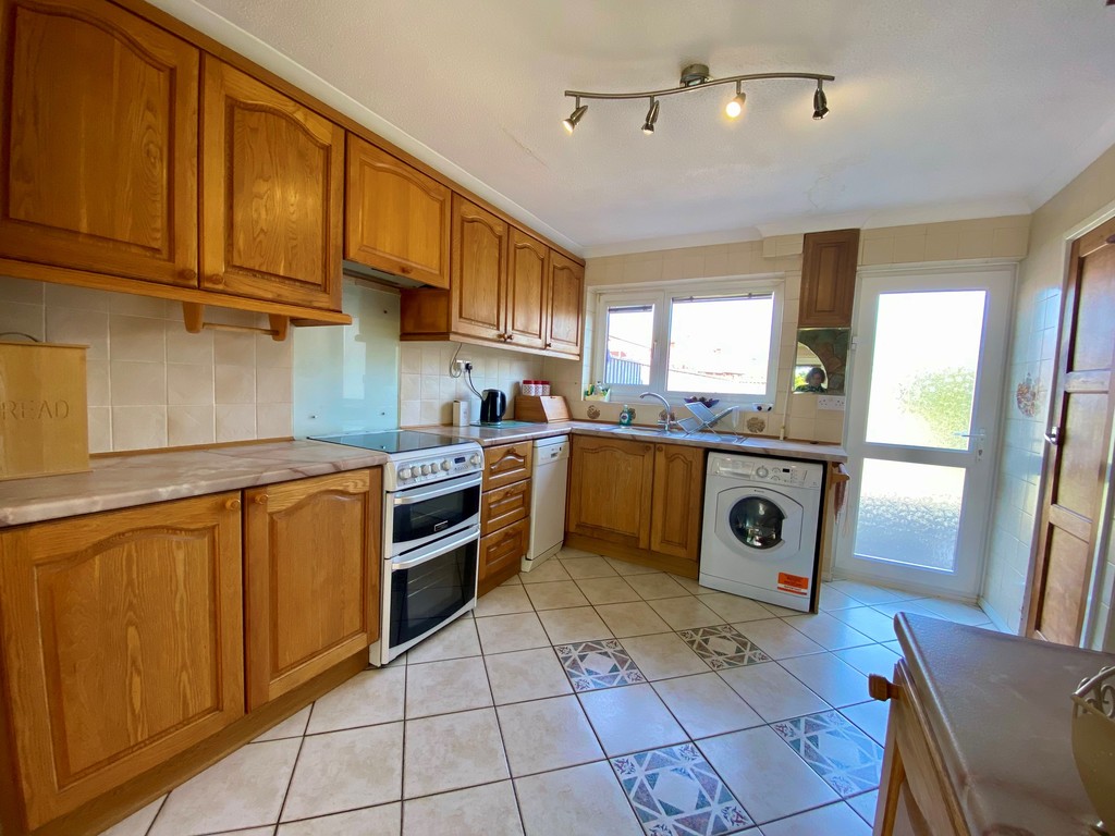 3 bed terraced house for sale in Thornpark Rise, Exeter  - Property Image 8